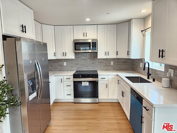 5th image of 1154 W 67th St