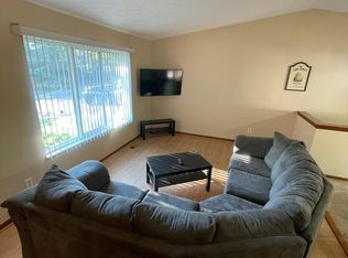 1405 Oregon Blvd, Waterford, MI 48327