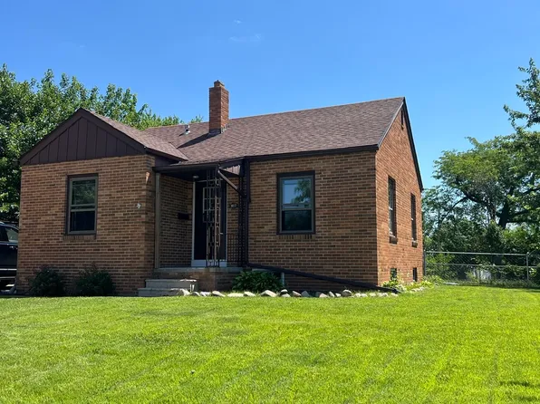 3817 B Ave NE, Cedar Rapids, IA 52402
