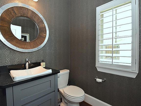 4th image of 1000 Nantucket Dr Unit B
