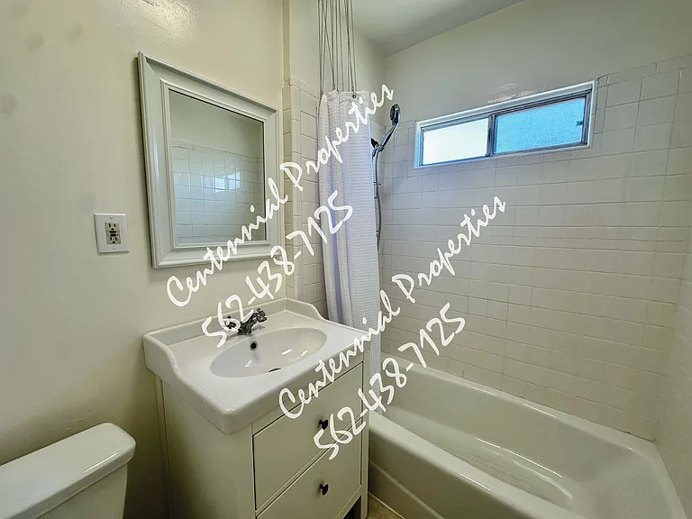 383 Gladys Ave #B — Photo 13