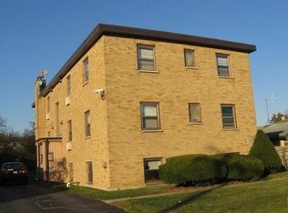 2626 W Cornelia Ave APT 4, Waukegan, IL 60085