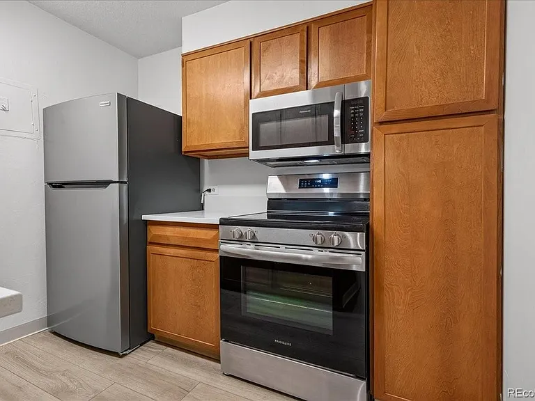 2150 S Vaughn Way #202D — Photo 10