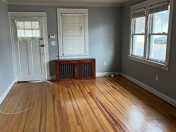 5th image of 20 Adams St W