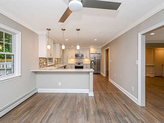 2nd image of 681 Park Ave