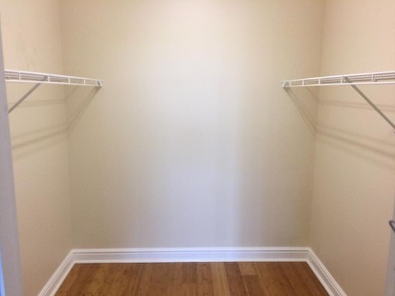 Master Walk-In