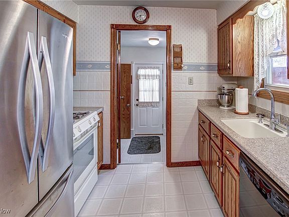 2nd image of 1289 Jakse Dr