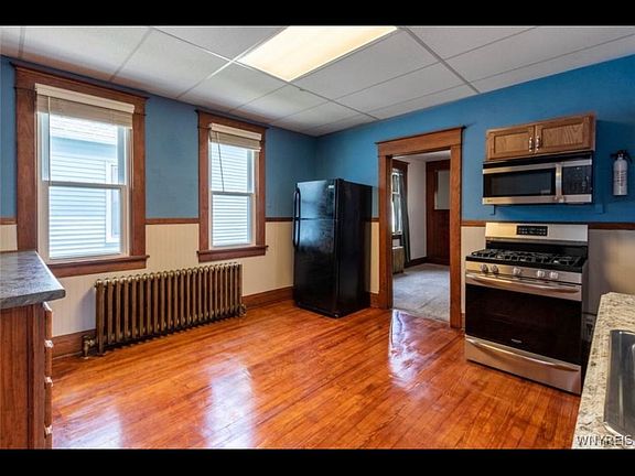 3rd image of 204 Kirby Ave Floor 1