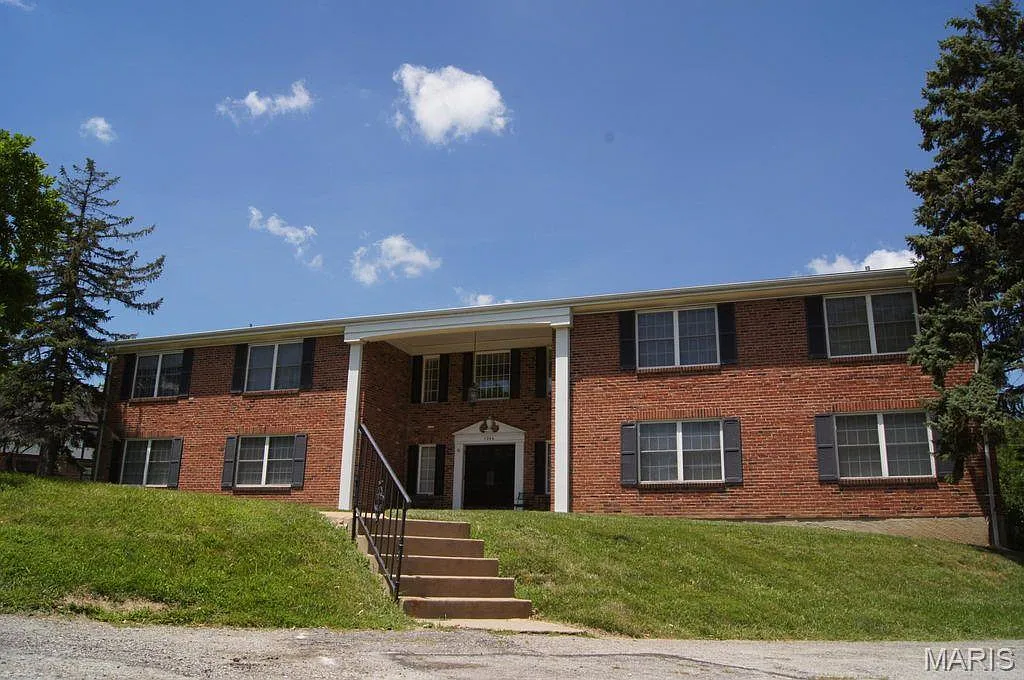 2 bed, 2.0 bath, 1200 sqft, $1,700 — Photo 1