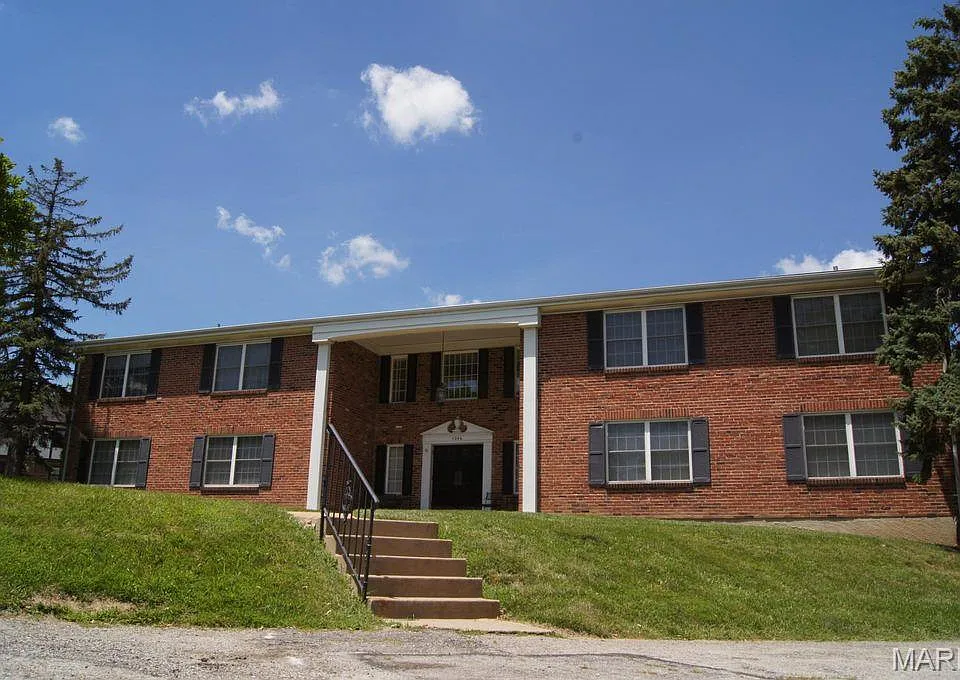 1046 Kehrs Mill Rd