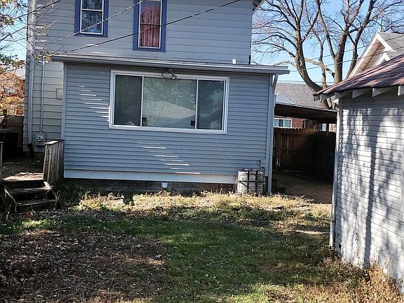 4th image of 684 S Harris Ave