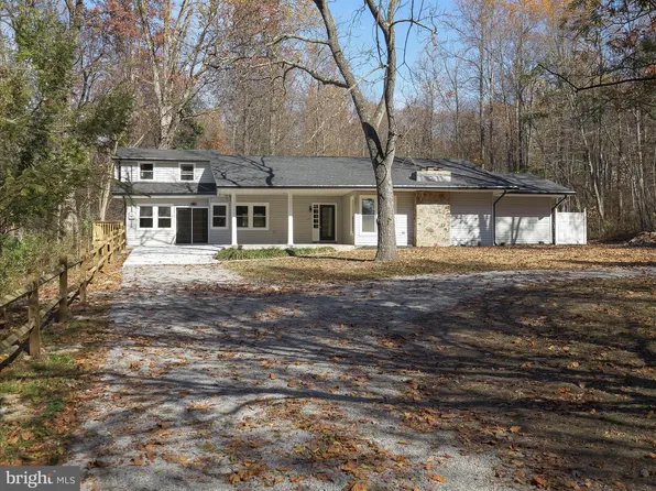 917 Tomahawk Run Rd, Hedgesville, WV 25427