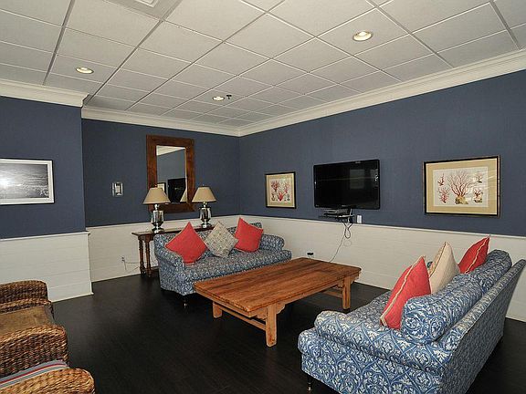 Clubroom ideal for entertaining