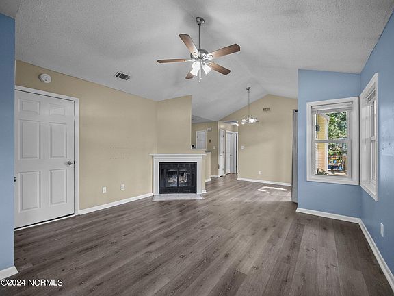 5th image of 102 Mulberry Lane