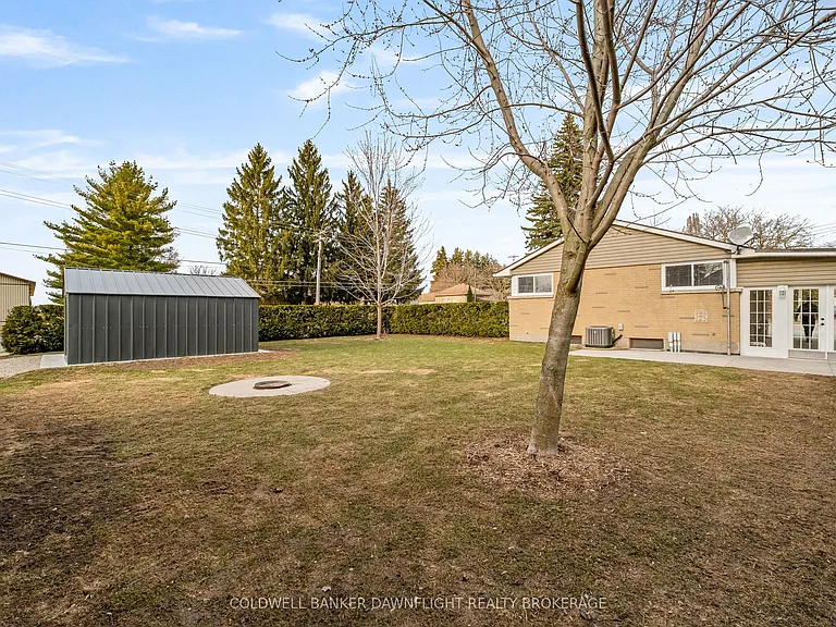 105 Wellington St W — Photo 39