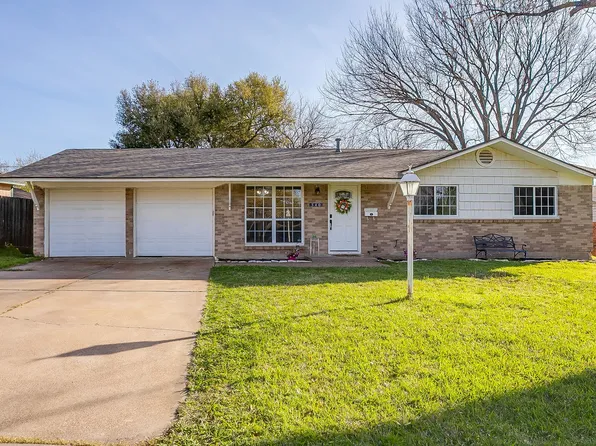 540 NW Mound St, Burleson, TX 76028