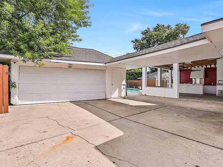 9322 Petersham Dr — Photo 20