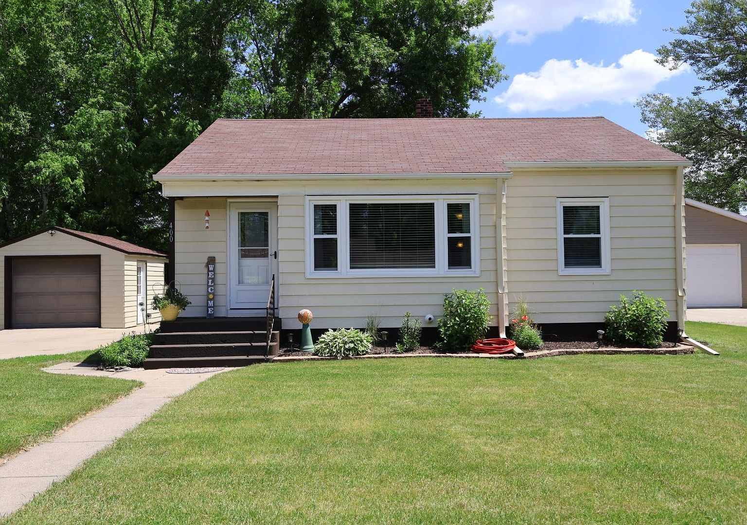 400 1st St E, Chokio, MN 56221 Zillow