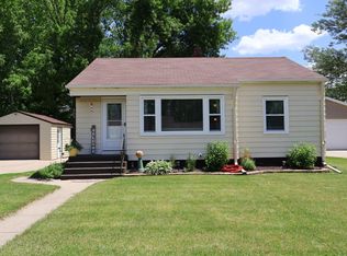 400 1st St E, Chokio, MN 56221