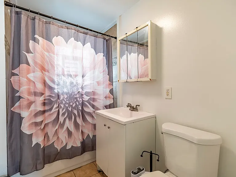 2510 White Oak Ave — Photo 11