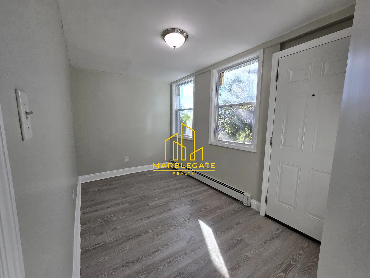4 bed, 1200 sqft, $2,150 — Photo 4