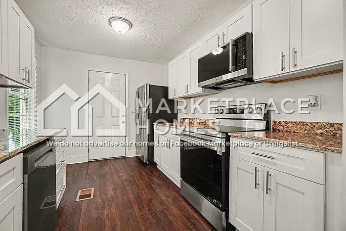 2801 Palm Dr — Photo 11