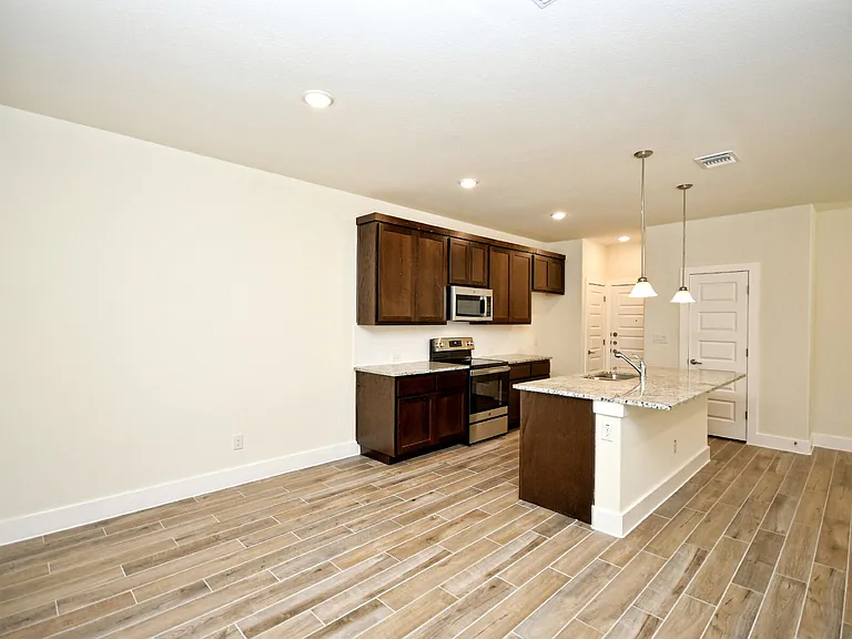 408 Parkline Dr — Photo 10