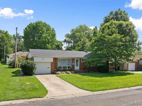 628 Roanoke Dr, Edwardsville, IL 62025