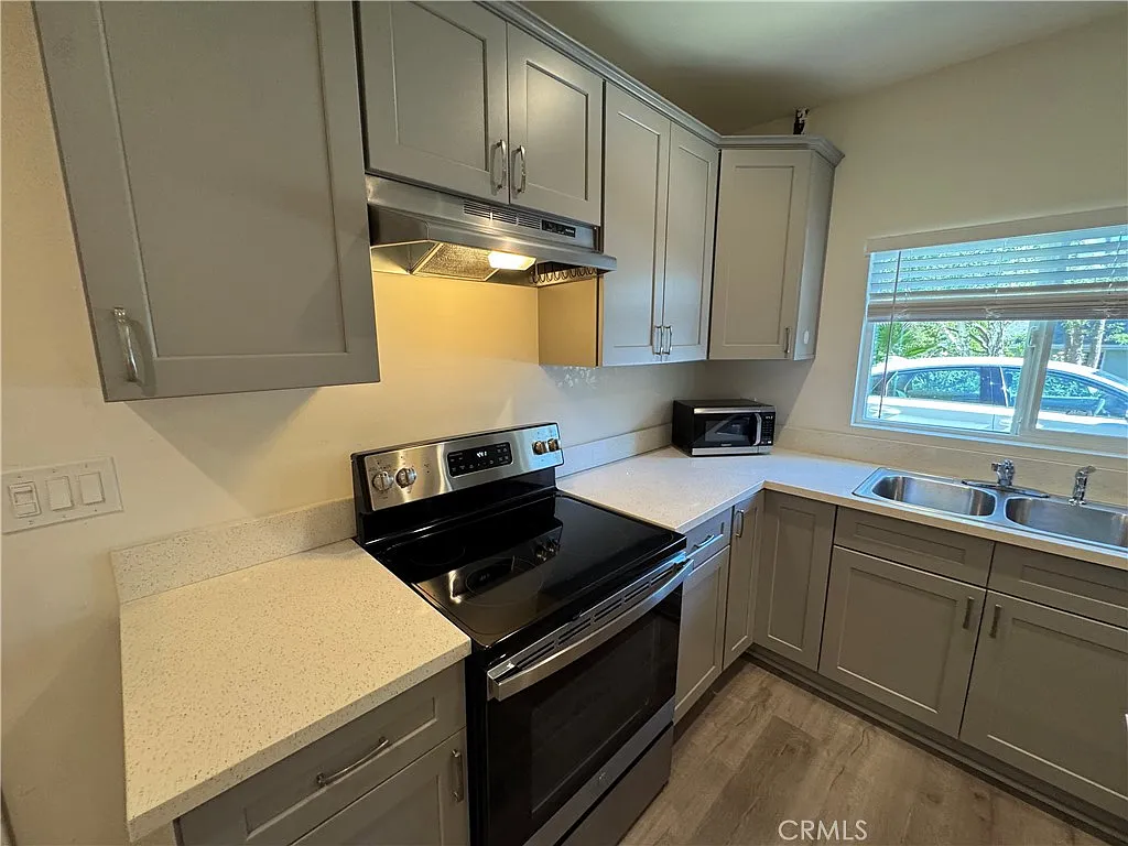 1 bed, 600 sqft, $2,500 — Photo 3