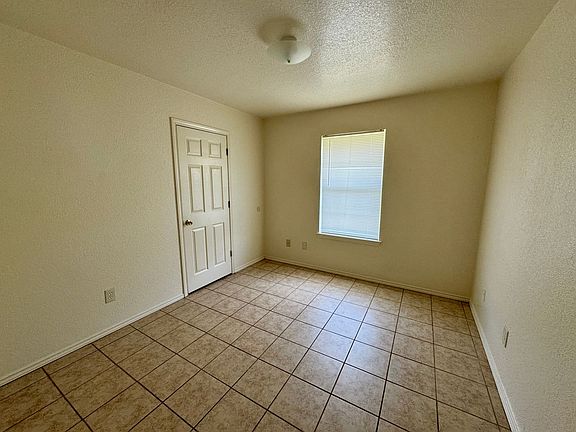 4th image of 4601 Wade Dr #A