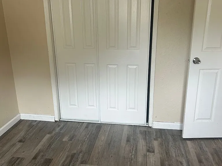 330 Seneca St #3 — Photo 6