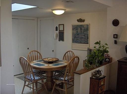 Kitchen eat in