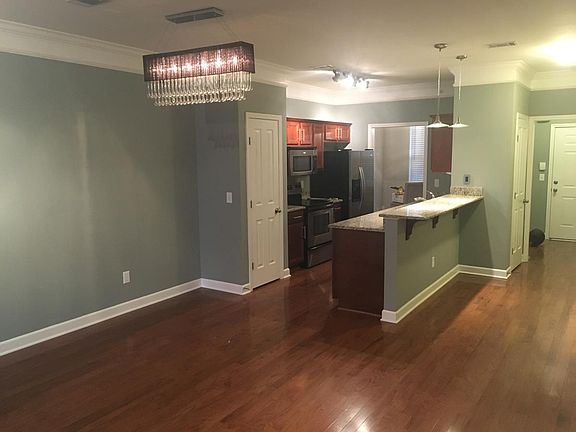 3rd image of 2310 Elliott Ave APT 405