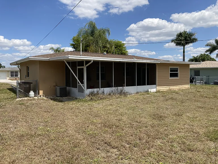 724 Sesame Ct — Photo 15