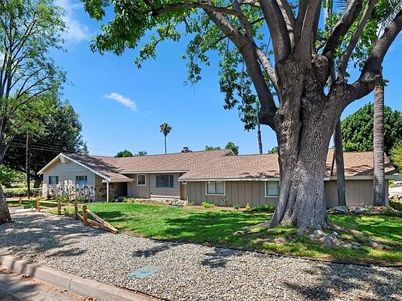 4th image of 2111 Elsinore Rd