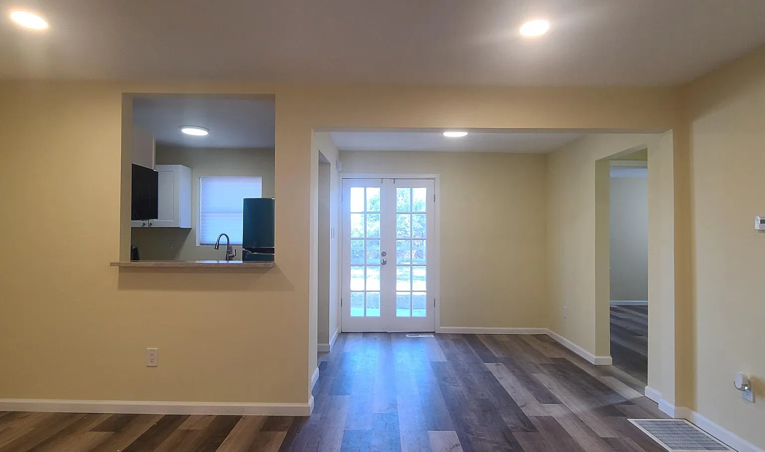 3 bed, 1066 sqft, $2,790 — Photo 2