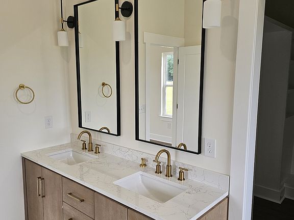 4th image of 368 Honeybee Dr Lot 11