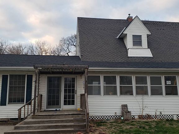 2nd image of 301 Grant St