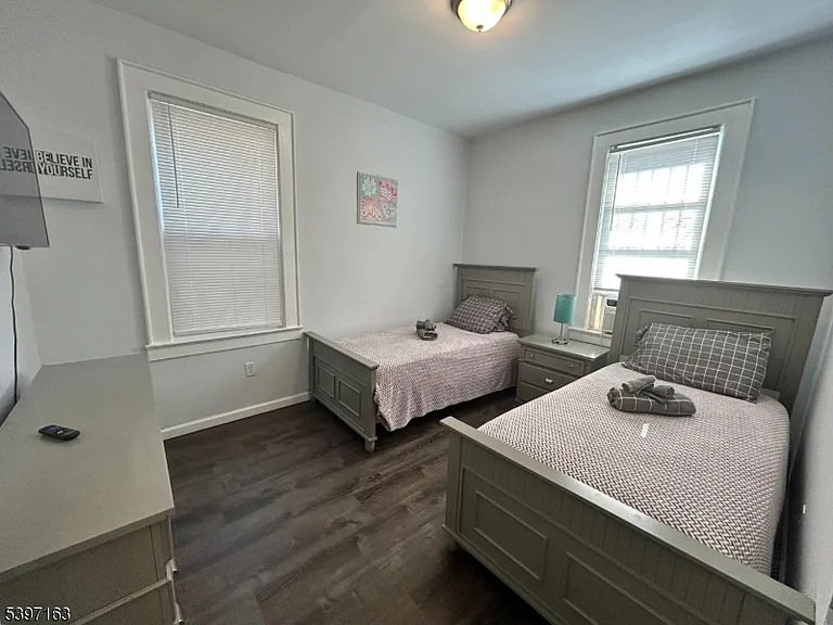 142 Mapes Ave #1-floor 1 — Photo 9