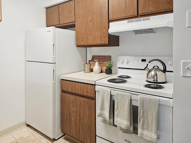 Merriman Valley Apartments & Townhomes — Photo 4
