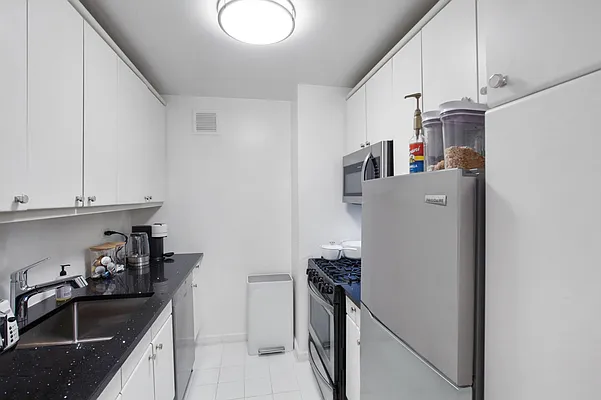 Rented by R New York | media 2
