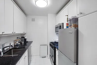 Rented by R New York