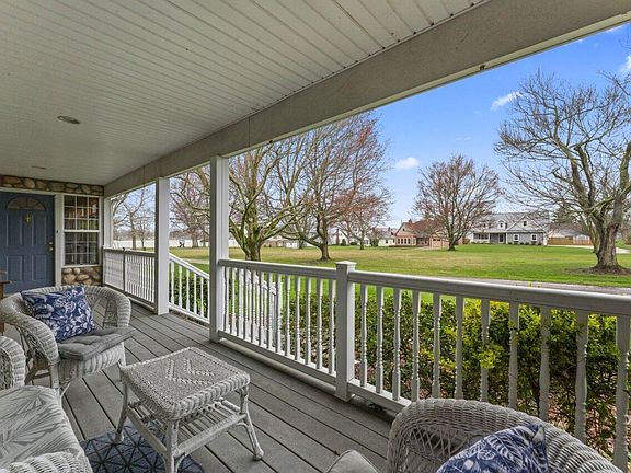 5th image of 45 E Park Dr