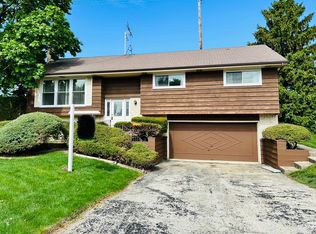 1799 W Goldengate Ct, Addison, IL 60101