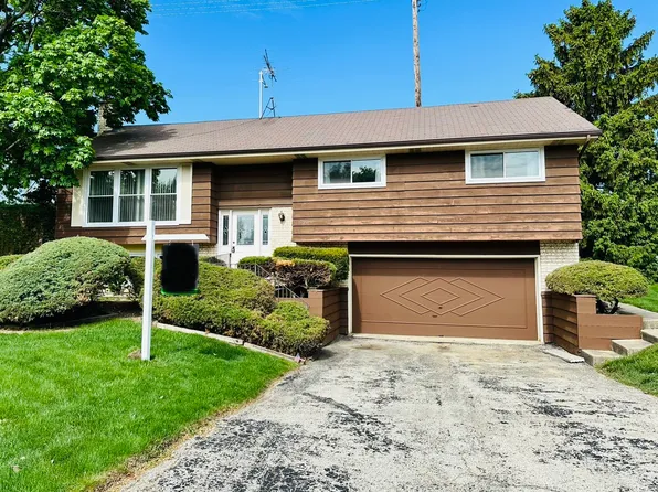 1799 W Goldengate Ct, Addison, IL 60101