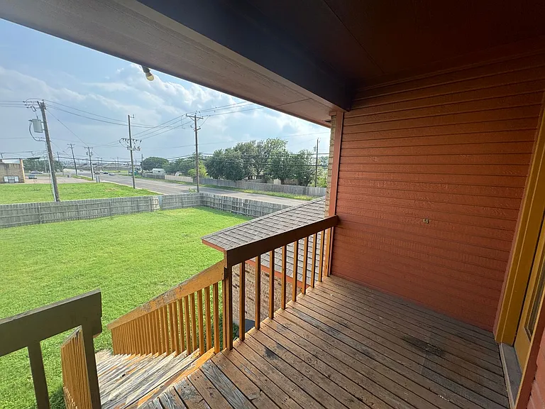 5702 Greengate Dr — Photo 64