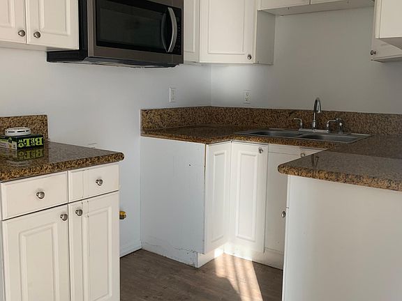 3rd image of 13617 Kornblum Ave APT 6