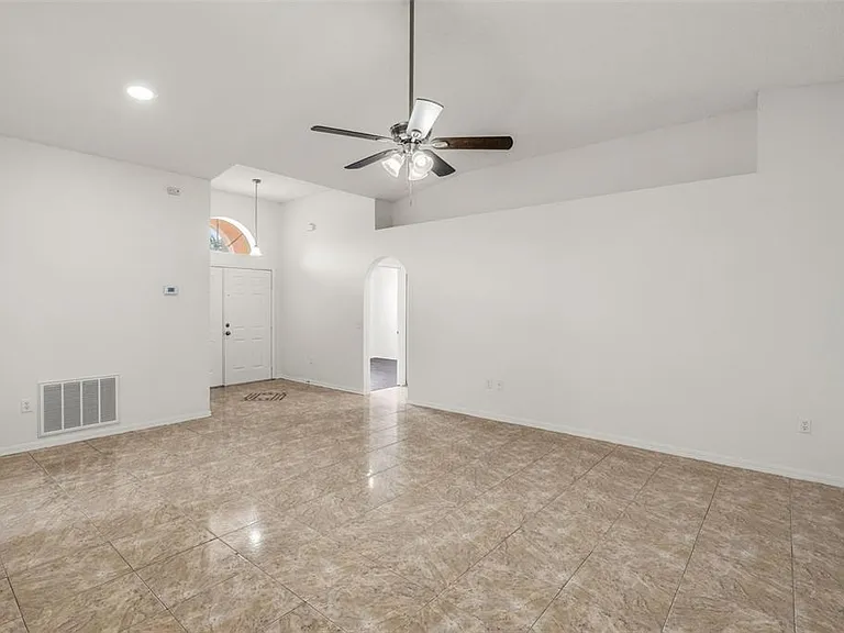 16918 Corner Hill Ct — Photo 4