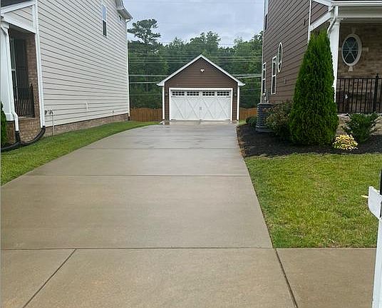 3rd image of 12264 Manor Crossing Dr