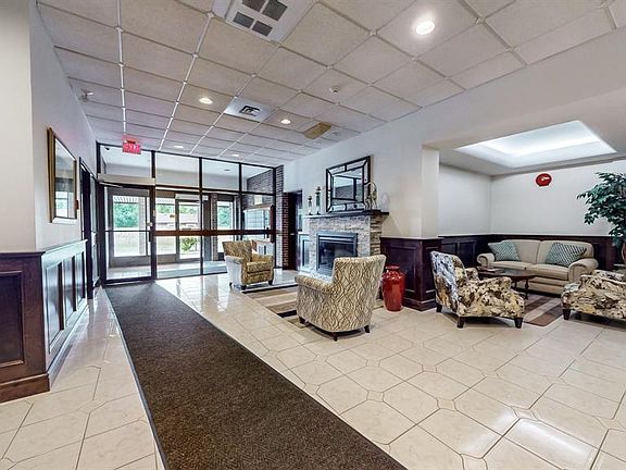 3rd image of 7 Tiffany Lane UNIT 408